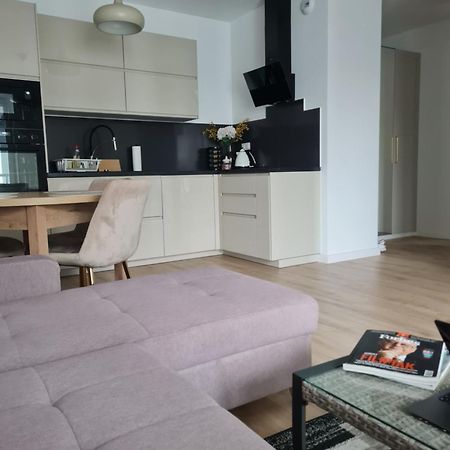 Airport Apartment Warsawa Bagian luar foto
