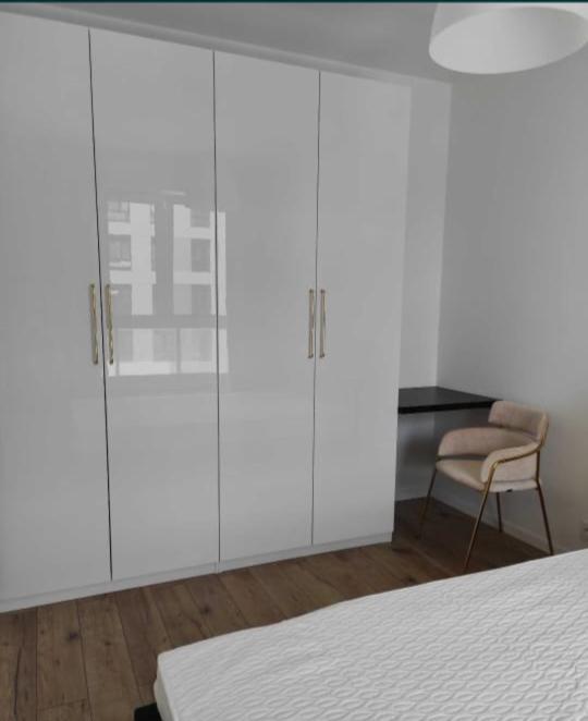 Airport Apartment Warsawa Bagian luar foto
